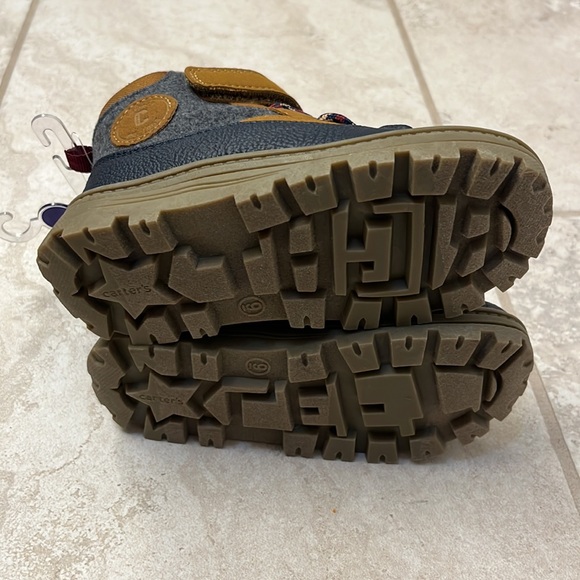 NWT Carter’s Freddie Boots in Brown - Size 9 Toddler - Picture 3 of 9